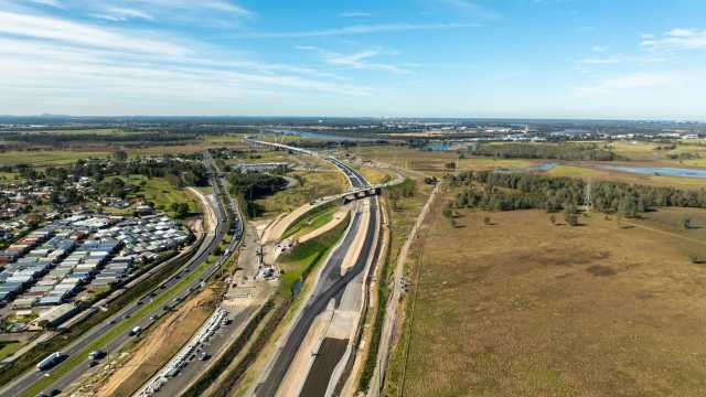 Alignment through Tarro Interchange towards 2.6 km viaduct over the Hunter River