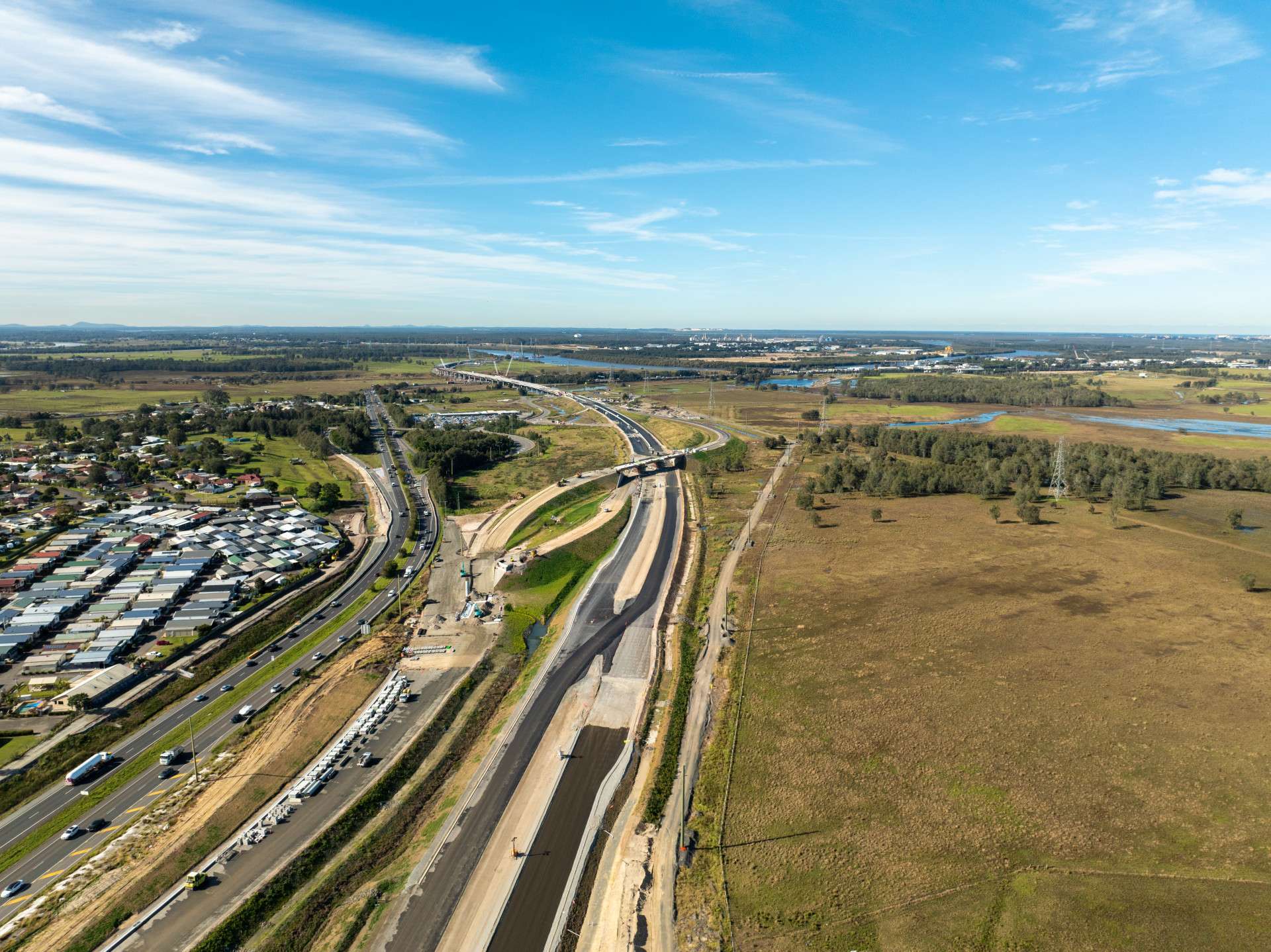 Alignment through Tarro Interchange towards 2.6 km viaduct over the Hunter River
