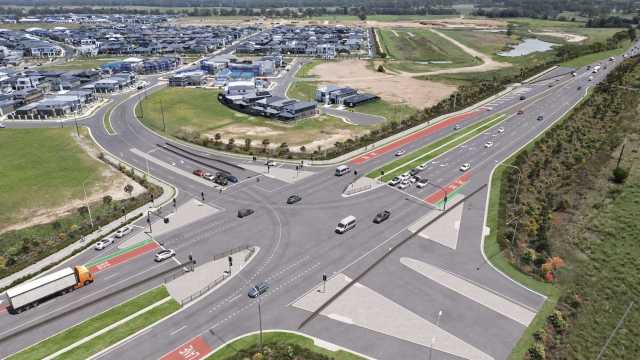 img of major intersection in Richmond Road - Elara Boulevard to Heritage Road