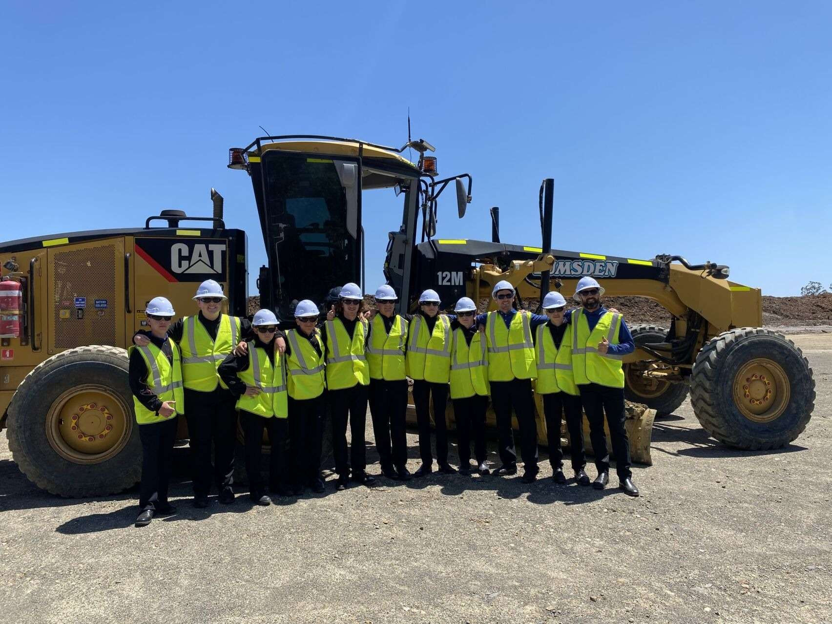 Hunter River High School Clontarf Academy students go beyond the site gates of the M1 extension project news post thumbnail