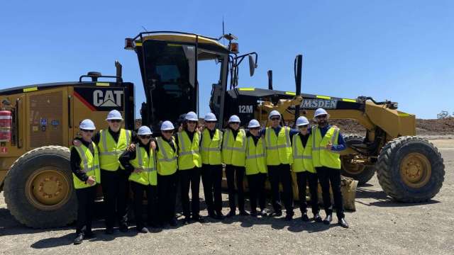 Hunter River High School Clontarf Academy students go beyond the site gates of the M1 extension project news post thumbnail