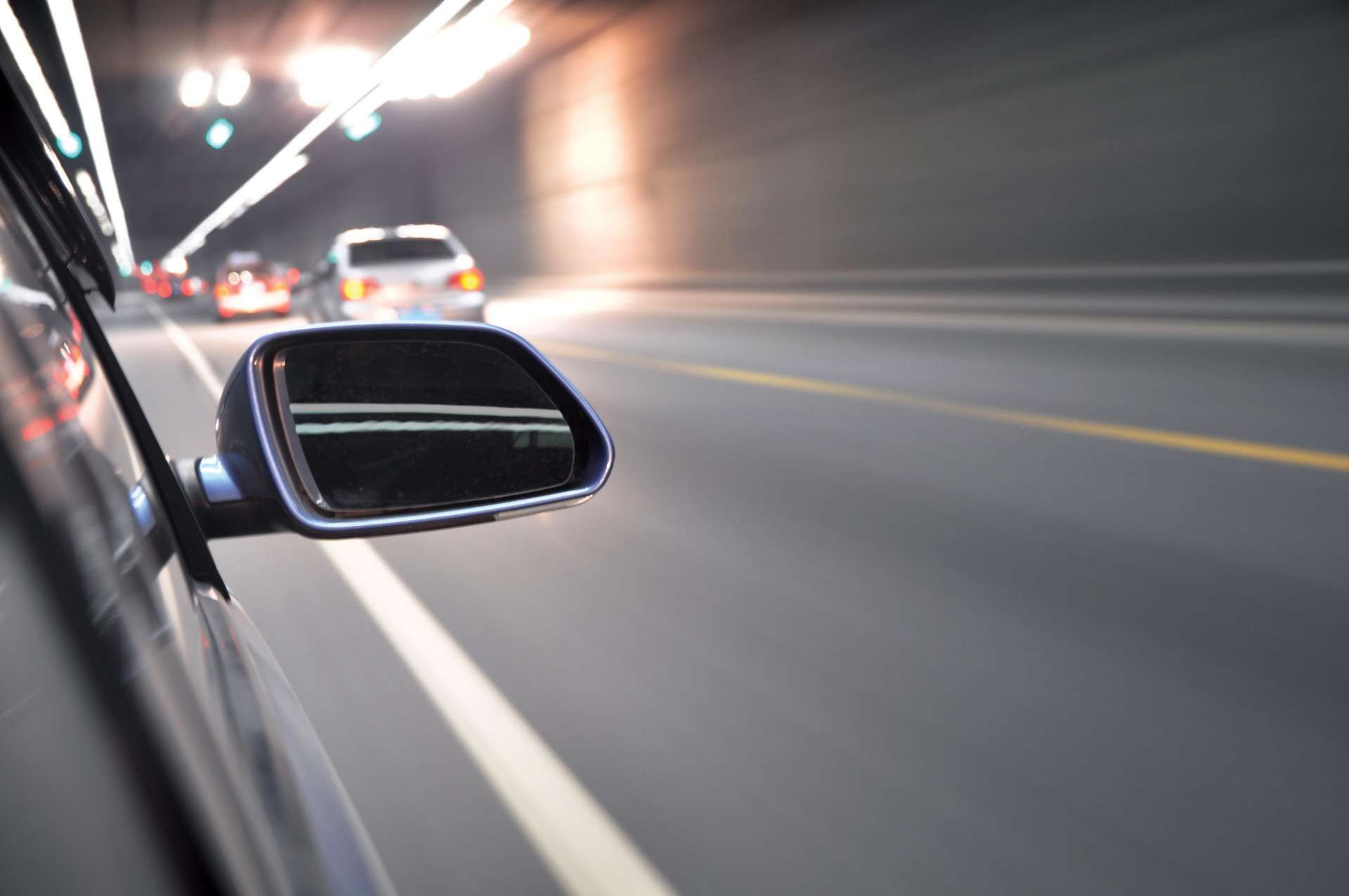 220718_in tunnel - car