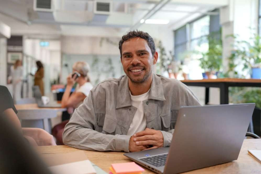 aboriginal-male-in-office